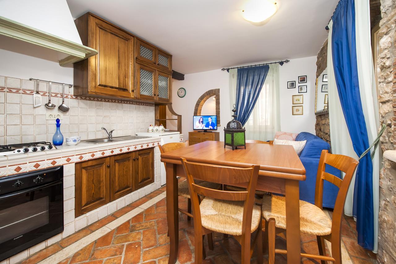 Apartments Casa Rubeus โรวีน ภายนอก รูปภาพ
