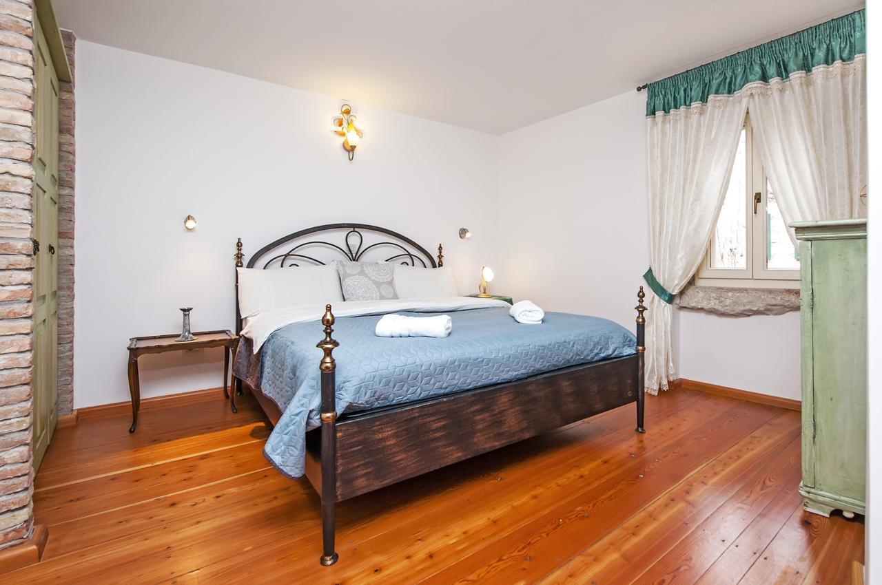 Apartments Casa Rubeus โรวีน ภายนอก รูปภาพ